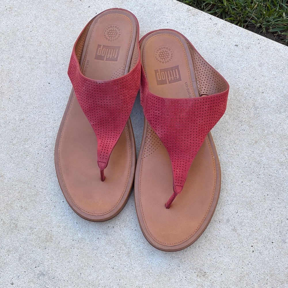 Fitflop Women’s Red Suede Thong Sandals with Tan Footbed